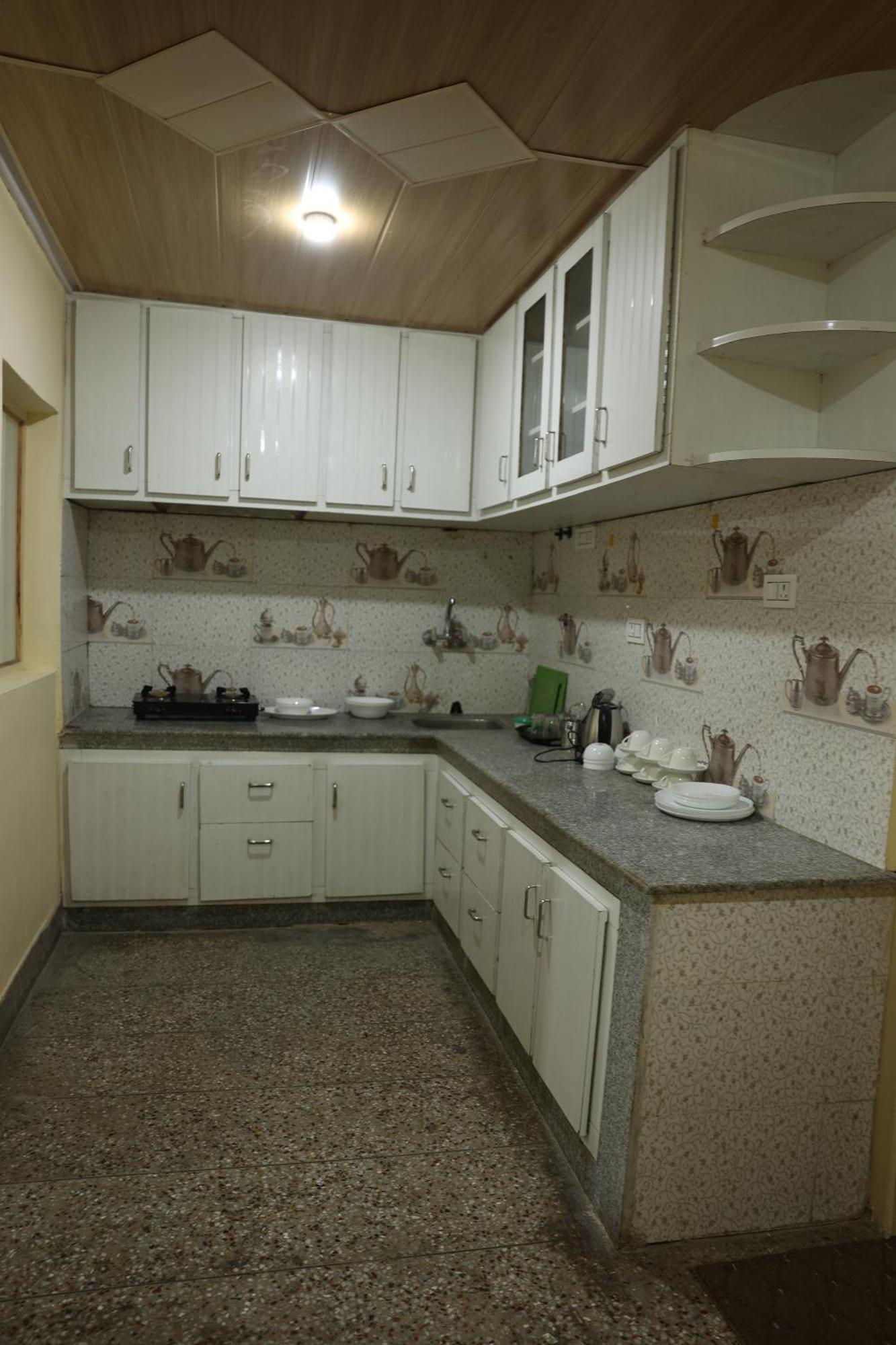 Khwaab Gah By The Khayabaan-Homestay Apartments Fully Furnished With Functional Kitchen, Wifi & Parking In City Centre Srīnagar 외부 사진