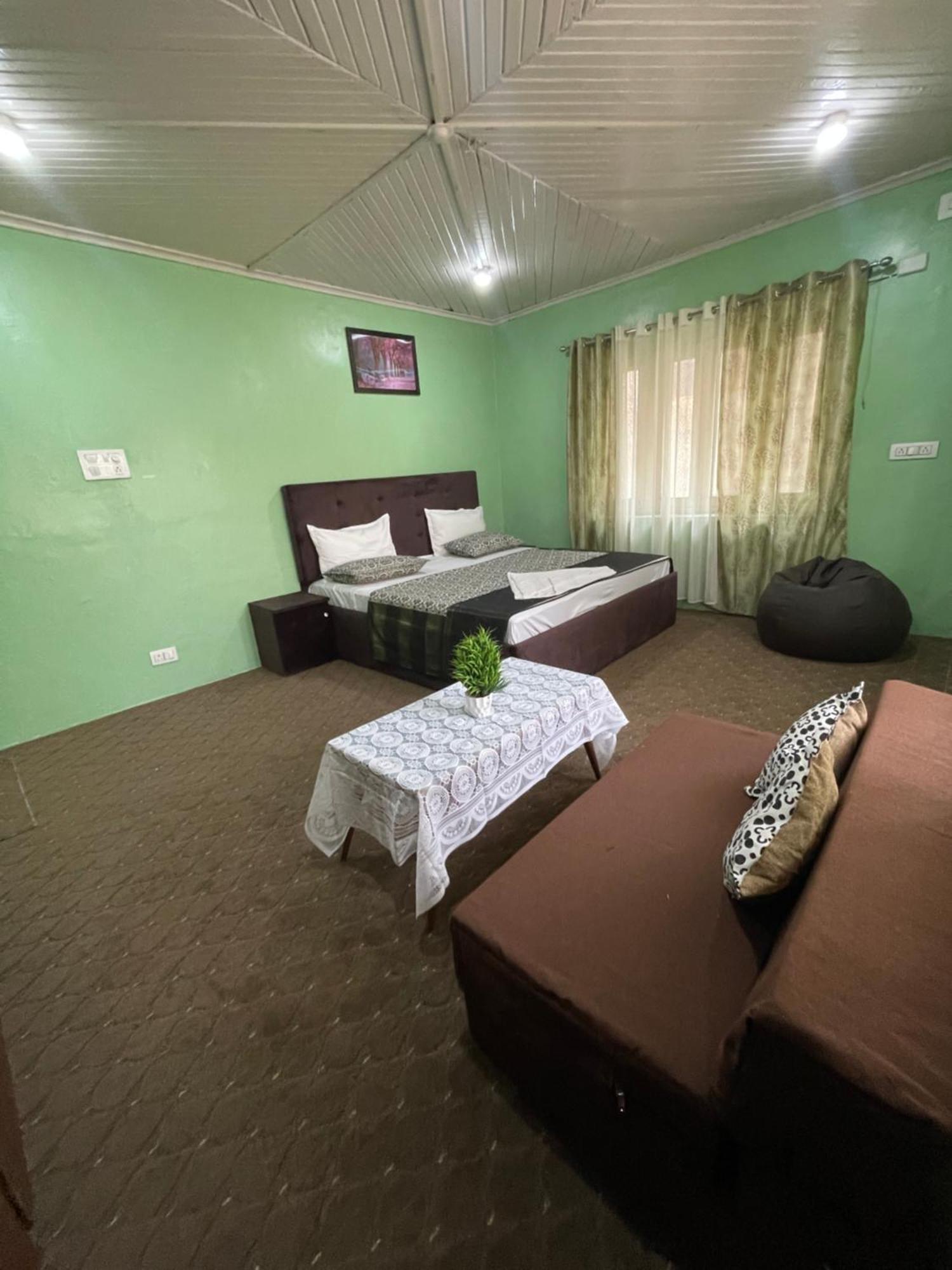 Khwaab Gah By The Khayabaan-Homestay Apartments Fully Furnished With Functional Kitchen, Wifi & Parking In City Centre Srīnagar 외부 사진